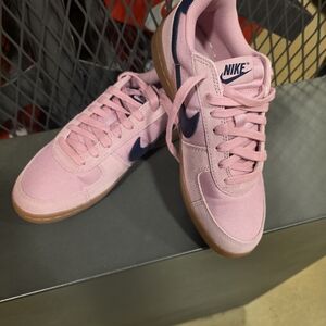 Nike BOYS SiZE 7  Pink and Navy Sneakers